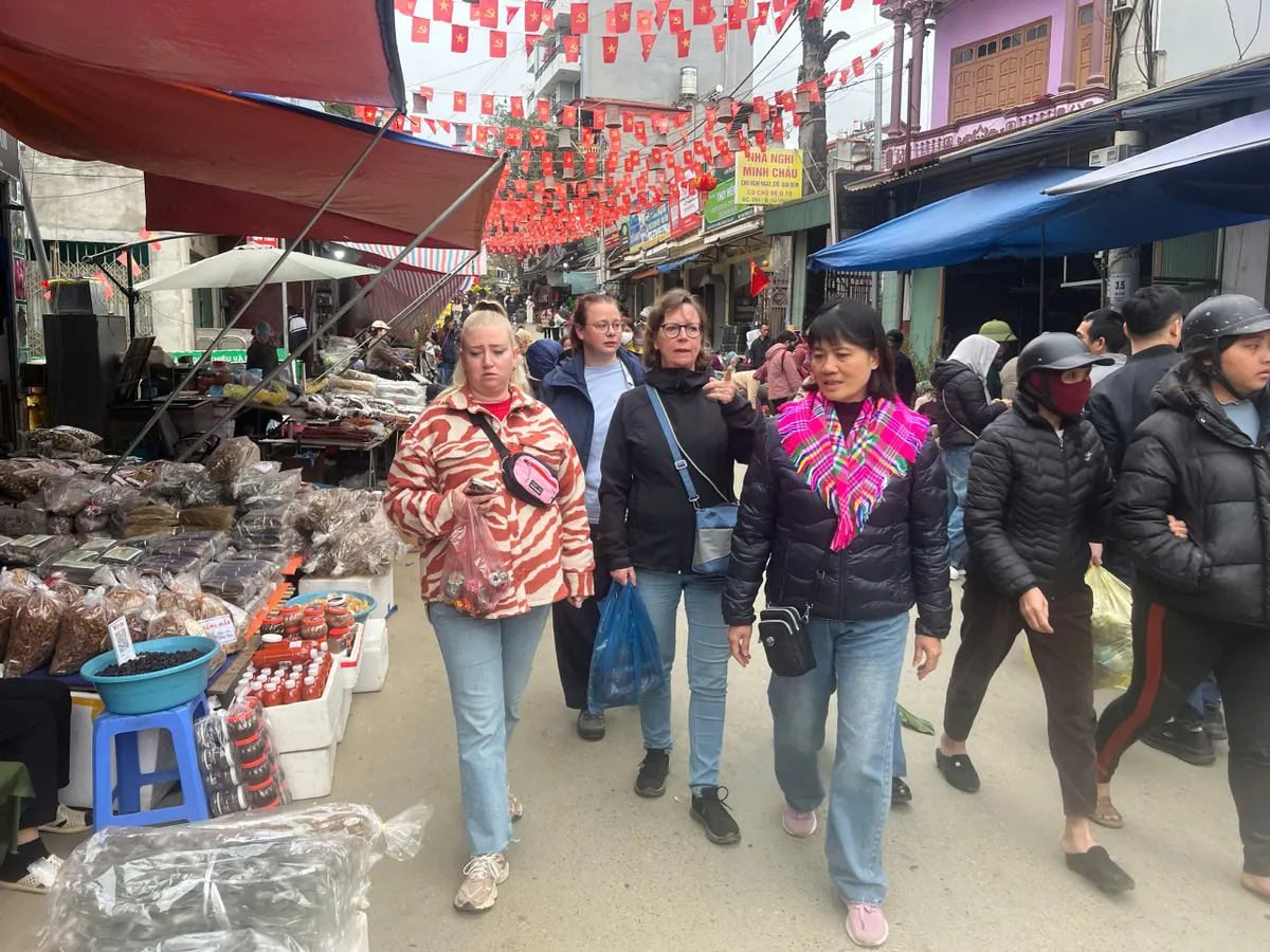 Sắc m&agrave;u v&ugrave;ng cao trong phi&ecirc;n chợ sớm Bắc H&agrave; ng&agrave;y đầu th&aacute;ng 2- Ảnh 5.