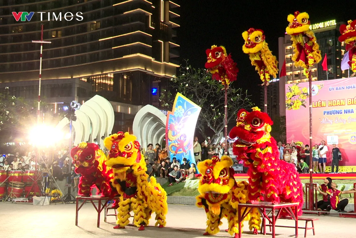 M&uacute;a l&acirc;n - nhịp cầu văn h&oacute;a n&iacute;u ch&acirc;n du kh&aacute;ch dịp cận Tết ở Nha Trang- Ảnh 1.
