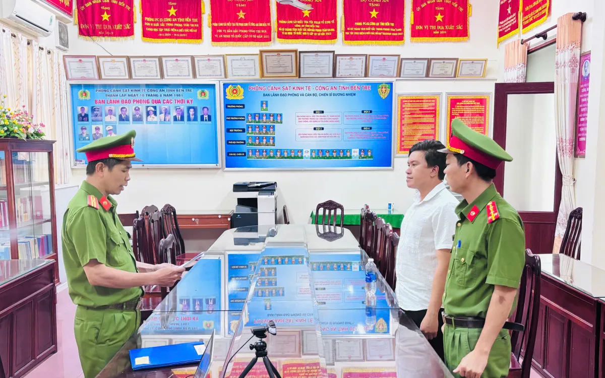 Cơ quan Cảnh sát điều tra tống đạt quyết định khởi tố vụ án, khởi tố bị can Trương Minh Hải