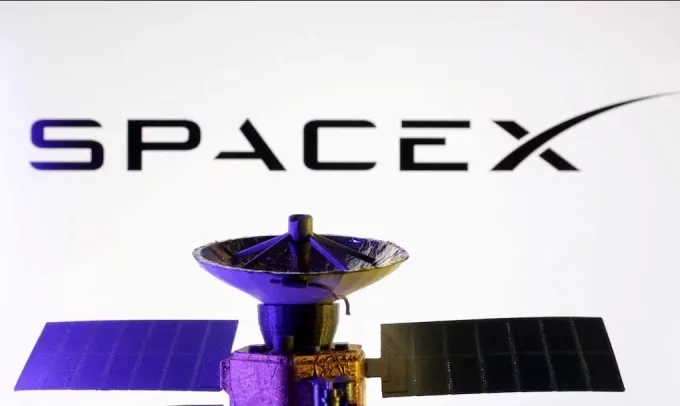 SpaceX đề xuất ph&oacute;ng một triệu vệ tinh l&agrave;m trung t&acirc;m dữ liệu AI tr&ecirc;n quỹ đạo- Ảnh 1.
