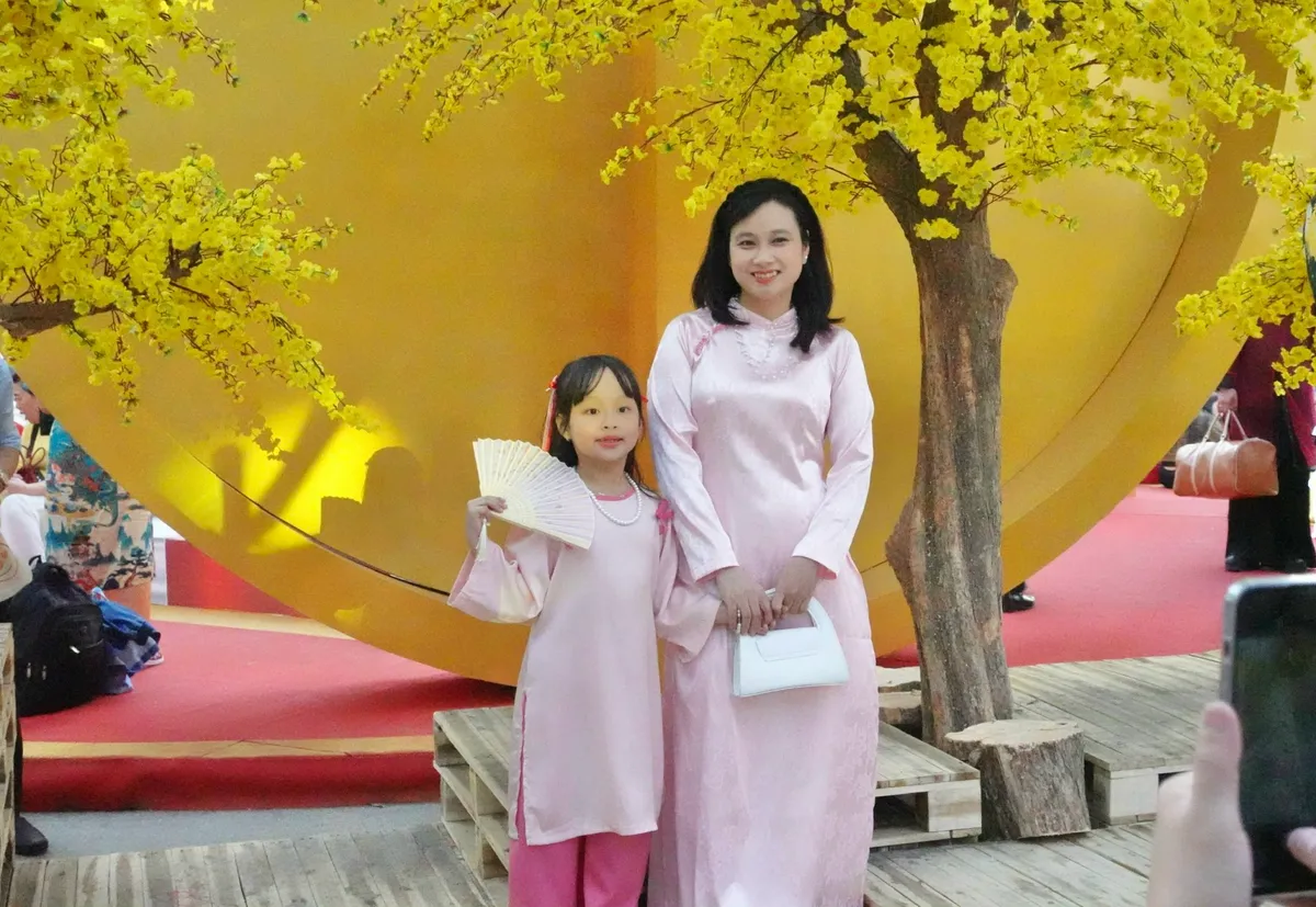 Khai mạc Lễ hội Tết Việt 2026: Đẹp xưa trong rạng rỡ hôm nay - Ảnh 14.