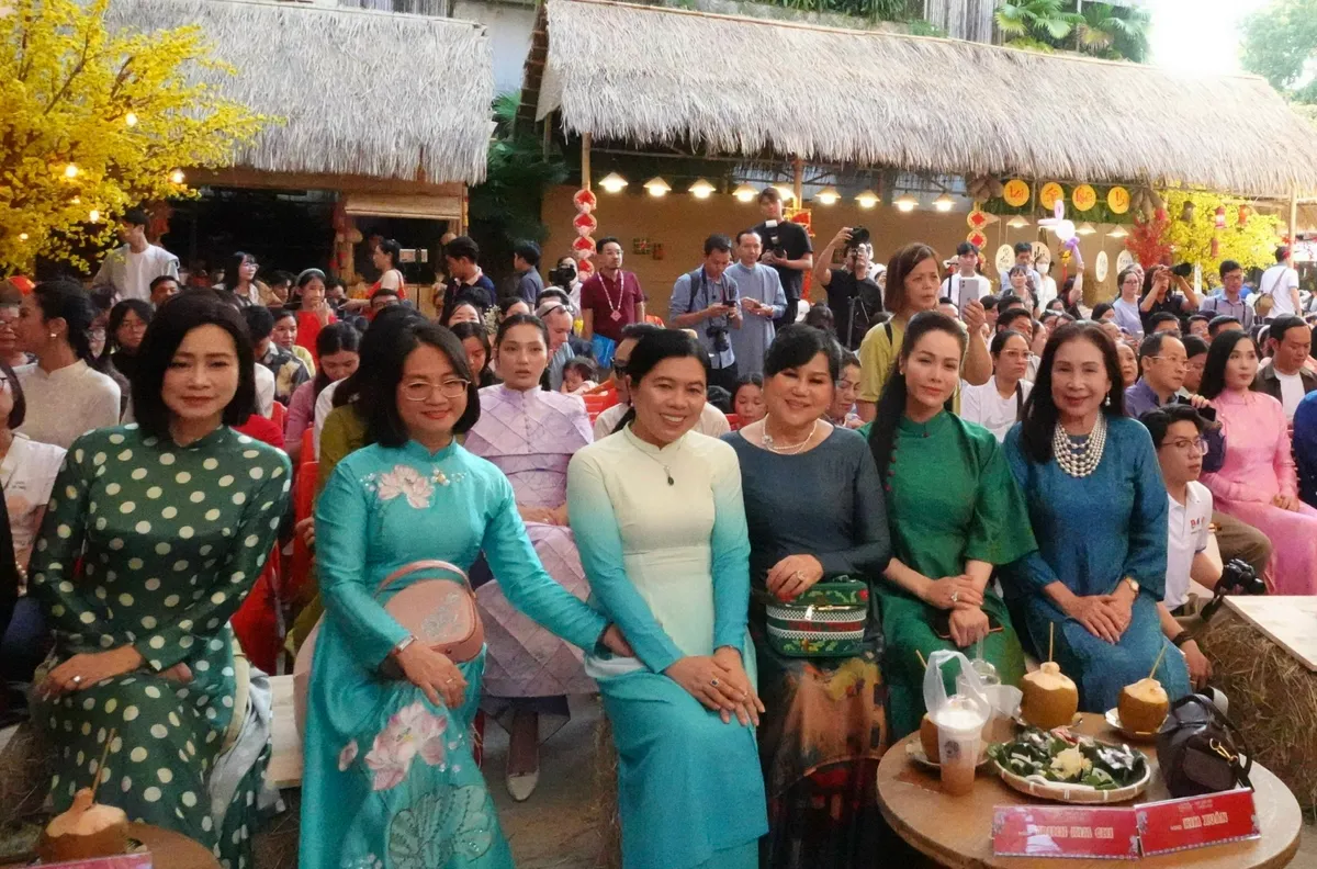 Khai mạc Lễ hội Tết Việt 2026: Đẹp xưa trong rạng rỡ hôm nay - Ảnh 2.