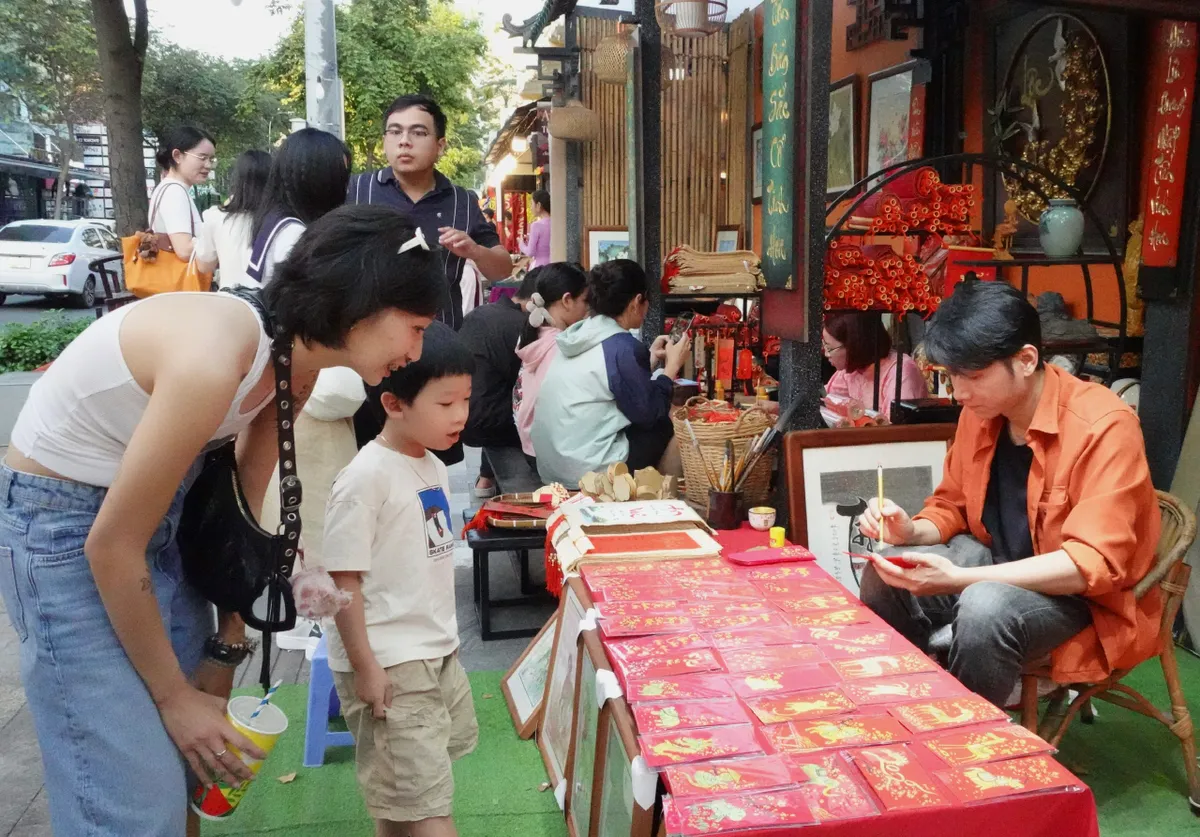 Khai mạc Lễ hội Tết Việt 2026: Đẹp xưa trong rạng rỡ hôm nay - Ảnh 20.