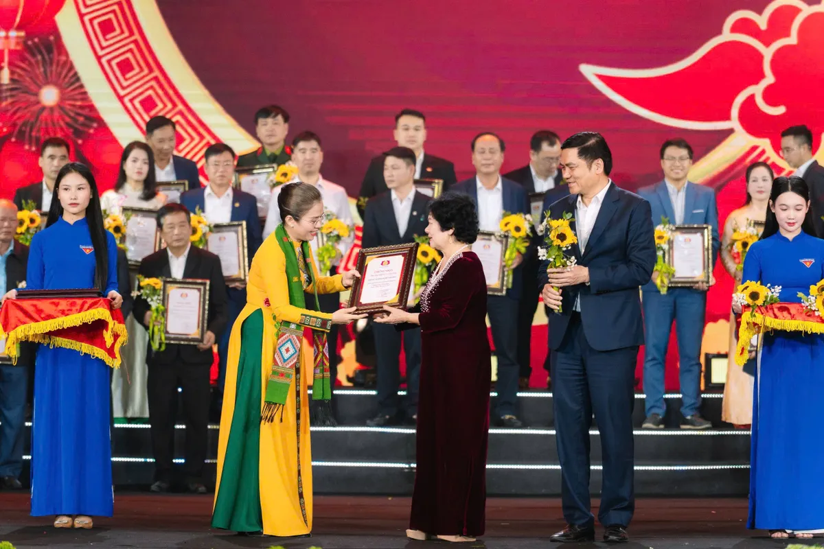 Hội doanh nghiệp th&agrave;nh phố Vinh tại H&agrave; Nội: Khẳng định tr&aacute;ch nhiệm x&atilde; hội v&agrave; tinh thần hướng về nguồn cội- Ảnh 4.