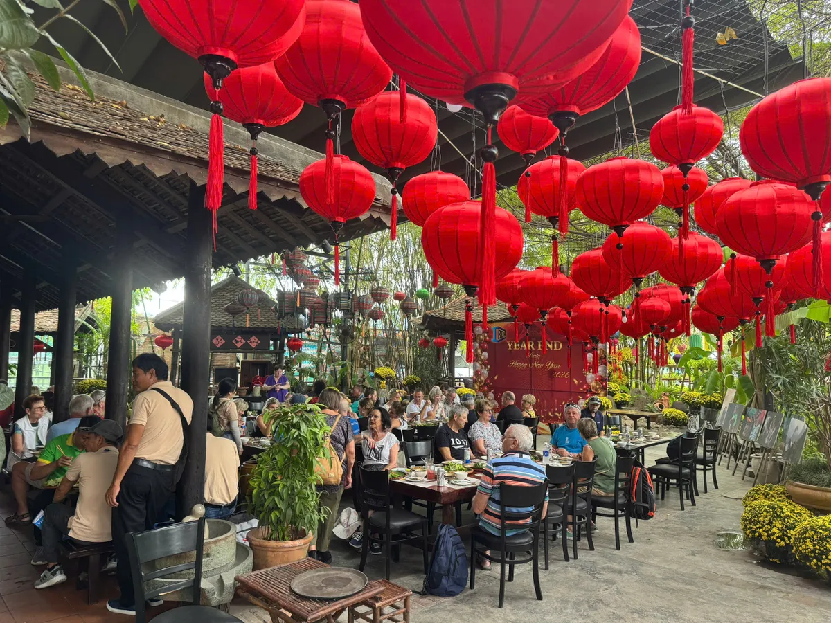 Du lịch tàu biển rộn ràng về Khánh Hòa dịp cận Tết: Tín hiệu khởi sắc đầu năm 2026- Ảnh 5. Du lịch tàu biển rộn ràng về Khánh Hòa dịp cận Tết: Tín hiệu khởi sắc đầu năm 2026- Ảnh 5.