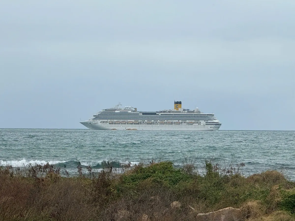 Du lịch tàu biển rộn ràng về Khánh Hòa dịp cận Tết: Tín hiệu khởi sắc đầu năm 2026- Ảnh 1. Du lịch tàu biển rộn ràng về Khánh Hòa dịp cận Tết: Tín hiệu khởi sắc đầu năm 2026- Ảnh 1.