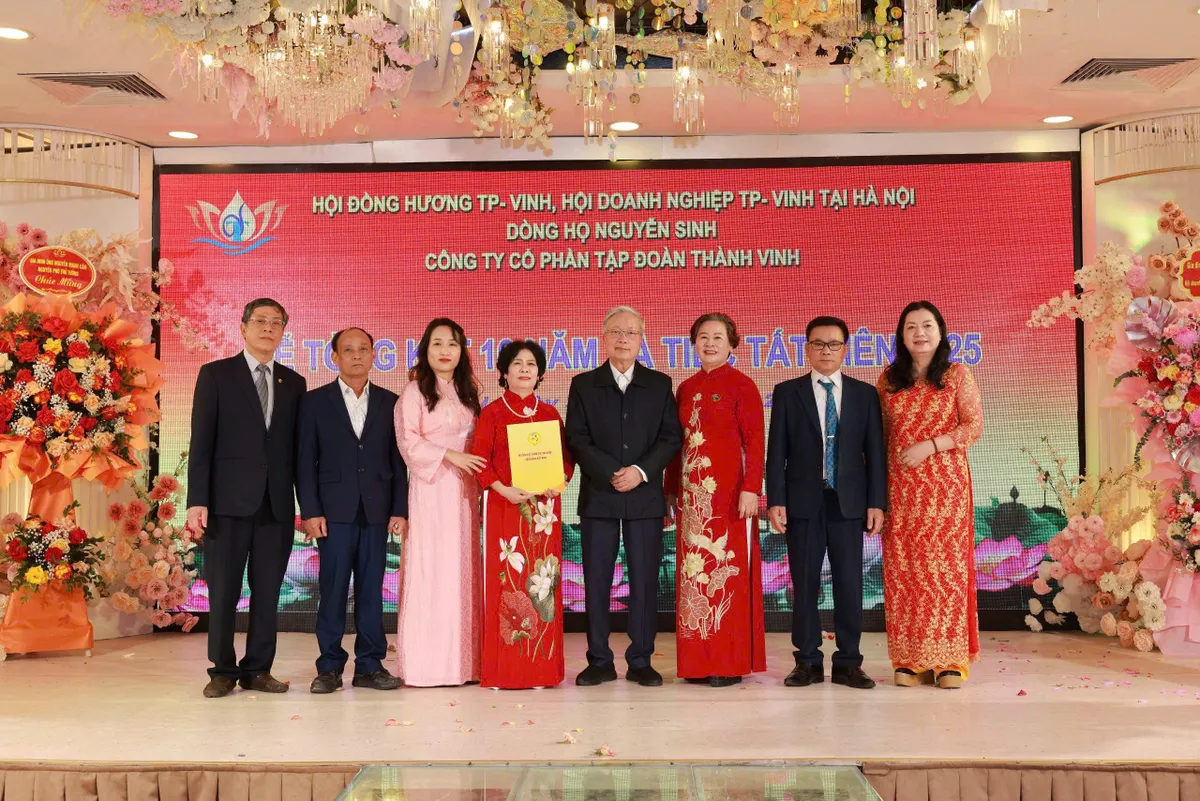 Hội doanh nghiệp th&agrave;nh phố Vinh tại H&agrave; Nội: Khẳng định tr&aacute;ch nhiệm x&atilde; hội v&agrave; tinh thần hướng về nguồn cội- Ảnh 8.