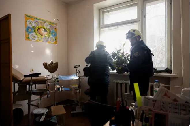 UAV của Nga trúng xe bus ở Ukraine khiến 12 thợ mỏ thiệt mạng - Ảnh 1.