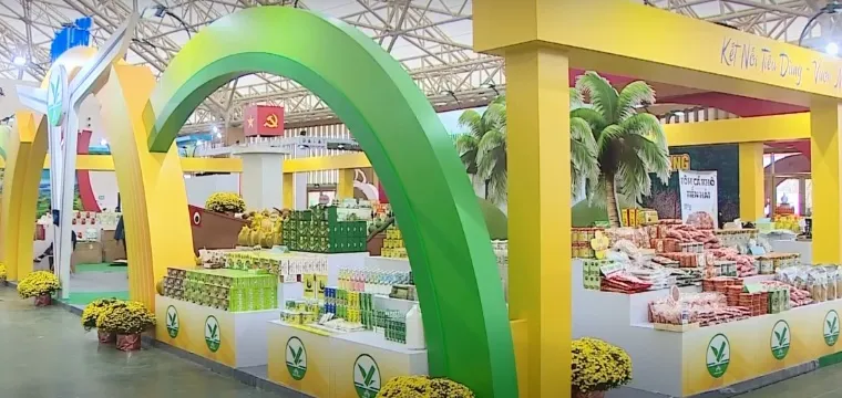  Hội chợ m&agrave;u Xu&acirc;n - T&ocirc;n vinh sản phẩm v&agrave; văn h&oacute;a Việt    - Ảnh 1.