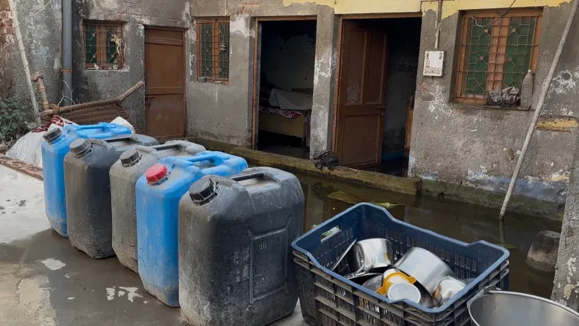 Hàng triệu người dân thủ đô New Delhi không có nước sạch trong nhiều ngày- Ảnh 3. Hàng triệu người dân thủ đô New Delhi không có nước sạch trong nhiều ngày- Ảnh 3.