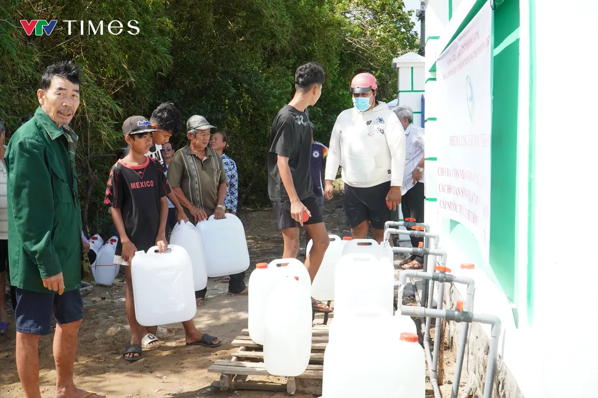 37 trạm cấp nước miễn ph&iacute; gi&uacute;p người d&acirc;n Cần Thơ an t&acirc;m vượt m&ugrave;a hạn mặn - Ảnh 1.