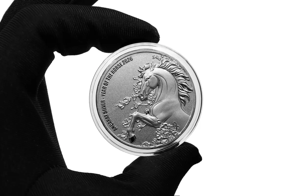 Gi&aacute; v&agrave;ng vượt 180 triệu đồng/lượng - Ảnh 2.