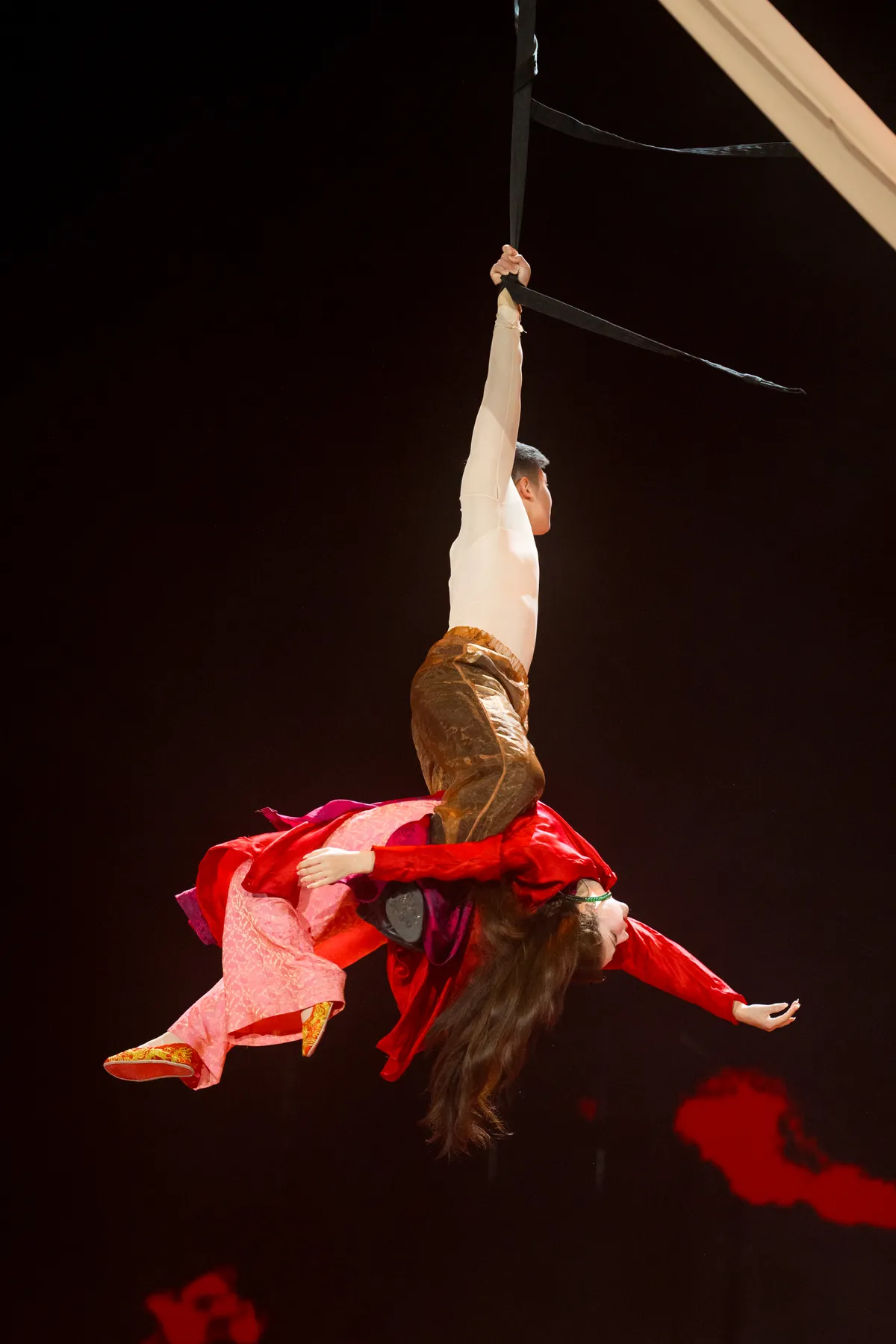 Hòa Minzy khoe thành tích khủng với 8.000 khán giả - Ảnh 3.