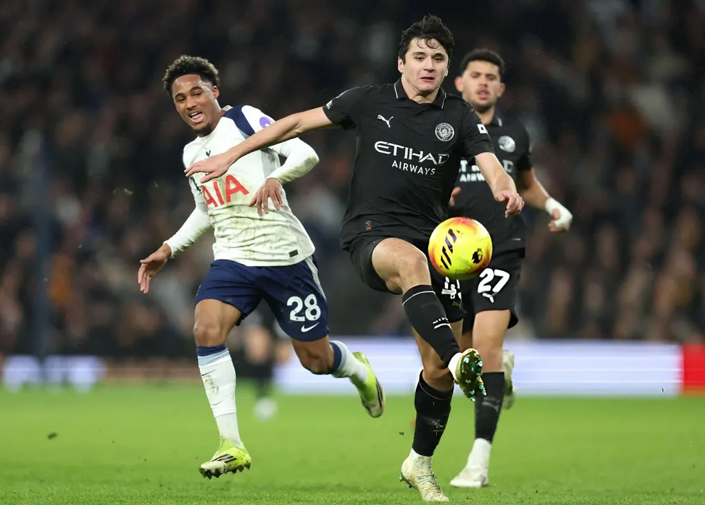 Tottenham ngược d&ograve;ng ngoạn mục, cầm h&ograve;a Man City 2-2- Ảnh 1.