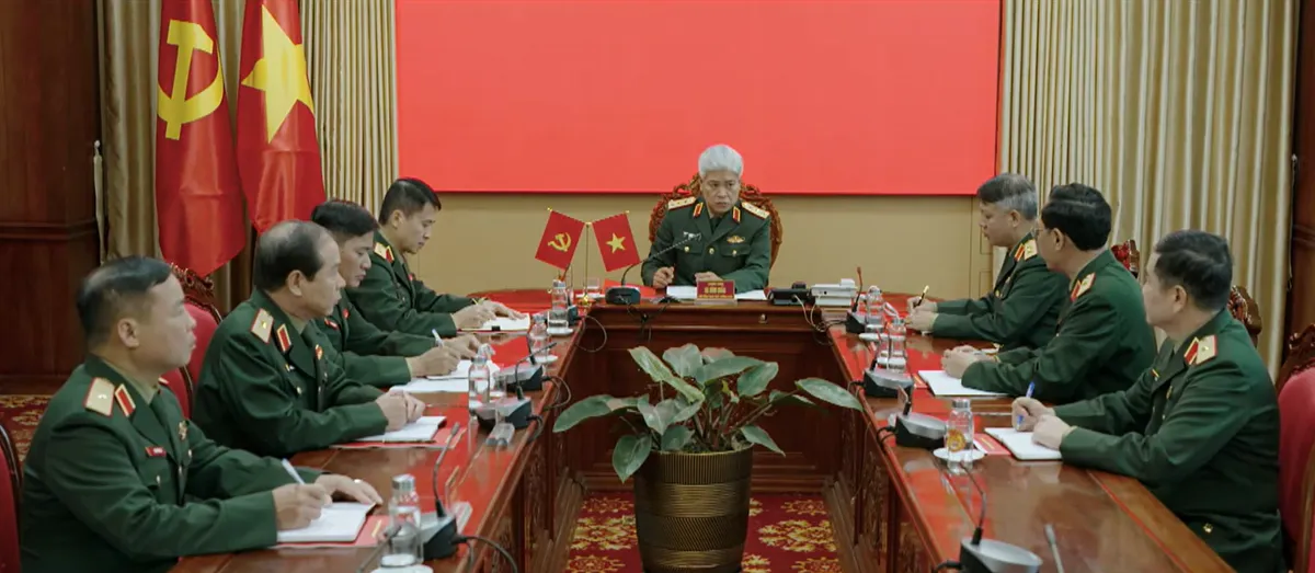 Kh&ocirc;ng giới hạn - Tập 2: Ki&ecirc;n (Steven Nguyễn) cho Lam Anh (Minh Trang) &ldquo;leo c&acirc;y&rdquo; v&igrave; nhiệm vụ khẩn cấp - Ảnh 5.