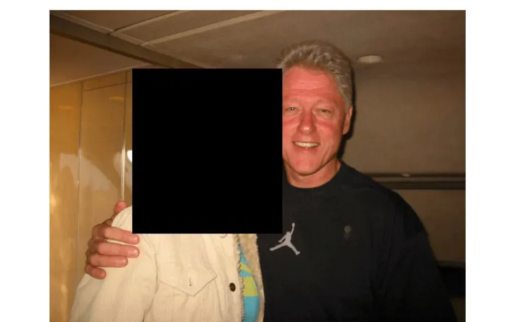 Vợ chồng cựu Tổng thống Bill Clinton chấp thuận điều trần trong vụ hồ sơ Epstein- Ảnh 1.