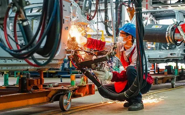 PMI th&aacute;ng 1/2026 đạt 52,5 điểm, sản xuất Việt Nam duy tr&igrave; đ&agrave; tăng trưởng- Ảnh 1.