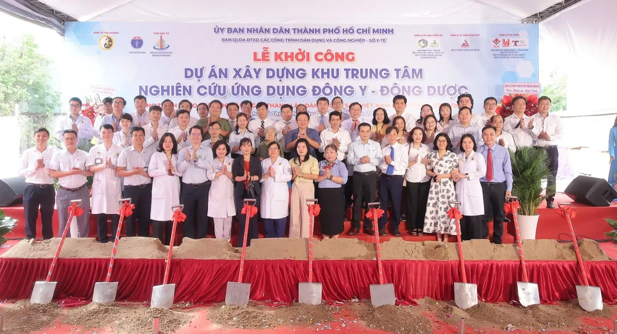 TP Hồ Ch&iacute; Minh khởi c&ocirc;ng x&acirc;y dựng Khu Trung t&acirc;m Nghi&ecirc;n cứu Ứng dụng Đ&ocirc;ng Y - Đ&ocirc;ng dược- Ảnh 1.