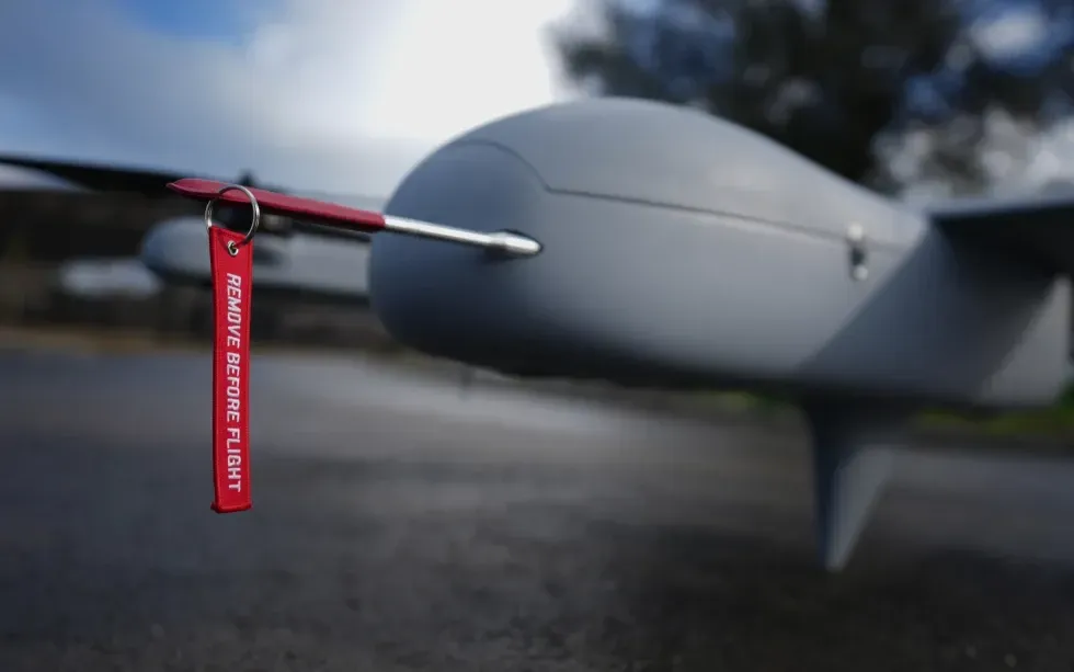 Drone H-10 Poseidon tại một doanh trại quân sự ở làng Mosfiloti, quận Nicosia, Cyprus, ngày 12/1/2026 (Ảnh: AP)