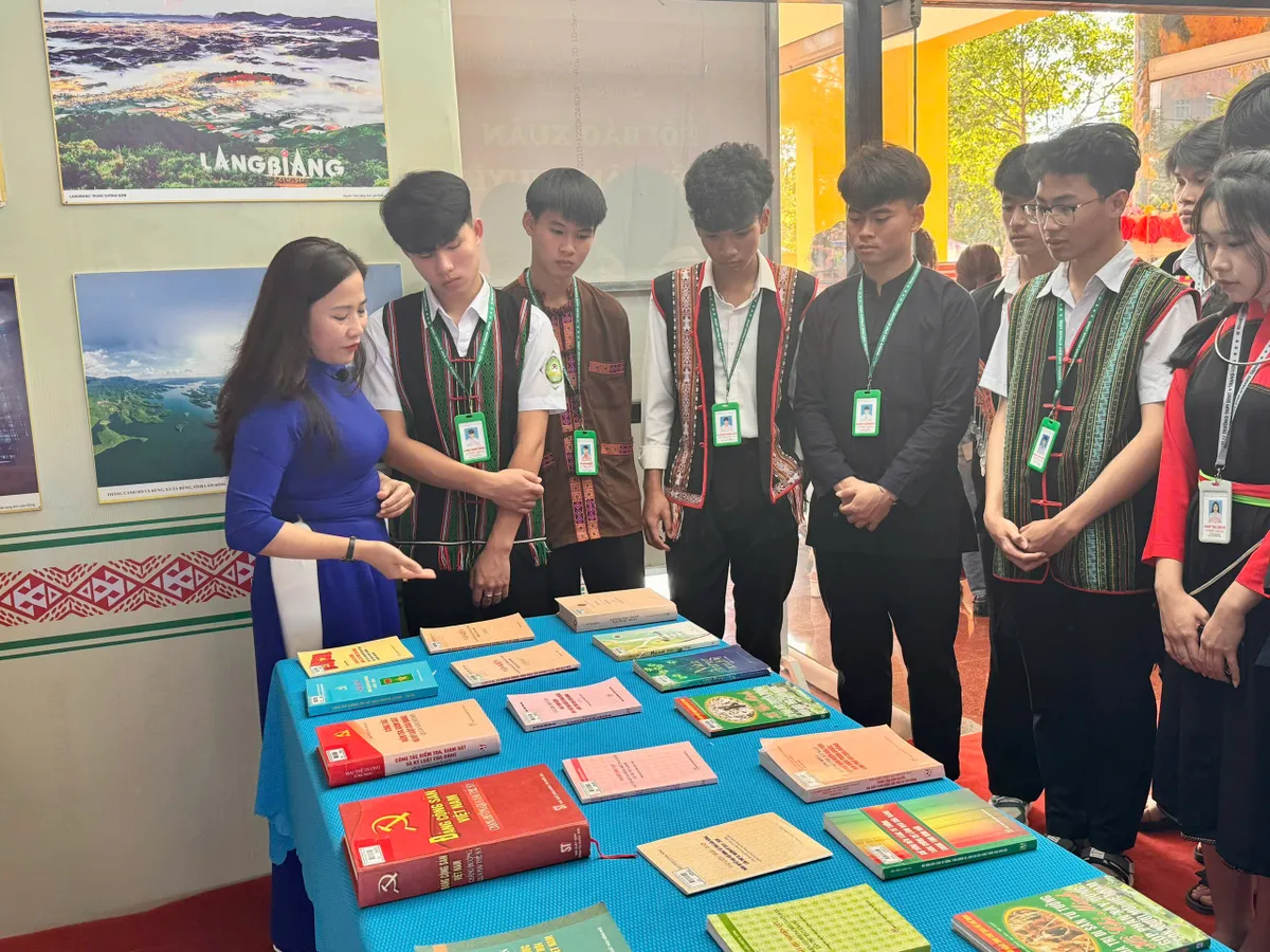 Hội B&aacute;o Xu&acirc;n 2026: &ldquo;L&acirc;m Đồng v&agrave;o xu&acirc;n&rdquo; lan tỏa sắc xu&acirc;n v&agrave; văn h&oacute;a đọc.- Ảnh 1.