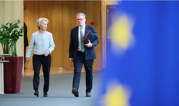 EU v&agrave; Anh đẩy mạnh đ&agrave;m ph&aacute;n thắt chặt quan hệ 10 năm sau Brexit - Ảnh 1.