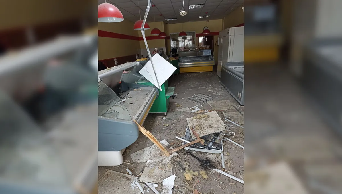 Ukraine ph&aacute;o k&iacute;ch v&agrave;o th&agrave;nh phố ở Kherson khiến 3 người thiệt mạng  - Ảnh 1.