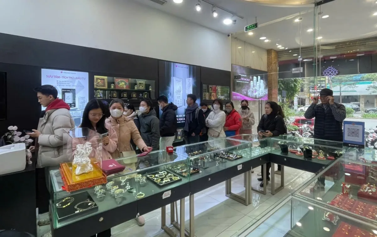 Gi&aacute; bạc h&ocirc;m nay 4/2: Bạc trong nước tiếp tục tăng- Ảnh 1.