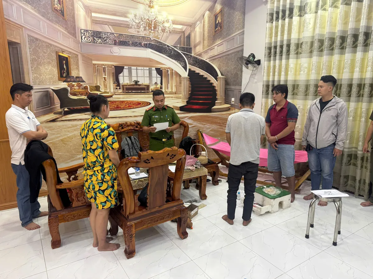 Bắt giữ gần 40 đối tượng trong đường d&acirc;y ma tu&yacute; li&ecirc;n tỉnh- Ảnh 1.