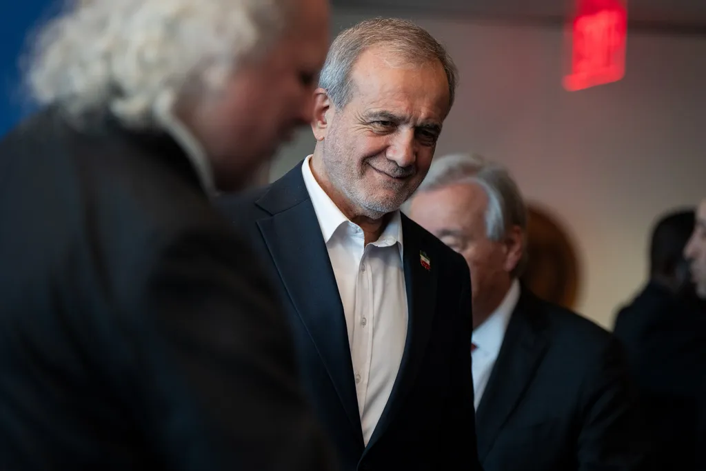 Iran sẵn s&agrave;ng đ&agrave;m ph&aacute;n với Mỹ  - Ảnh 1.