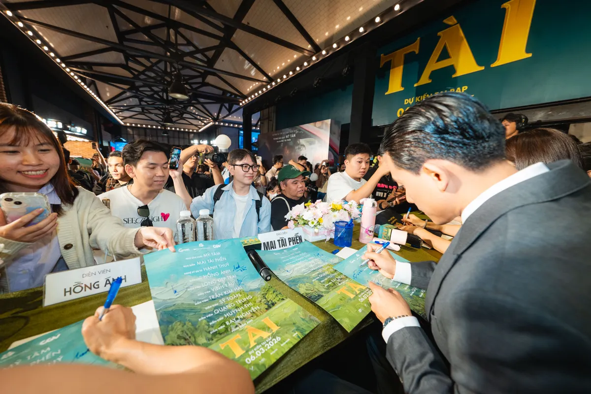 L&yacute; do Mỹ T&acirc;m tr&aacute;nh đường đua phim Tết - Ảnh 6.