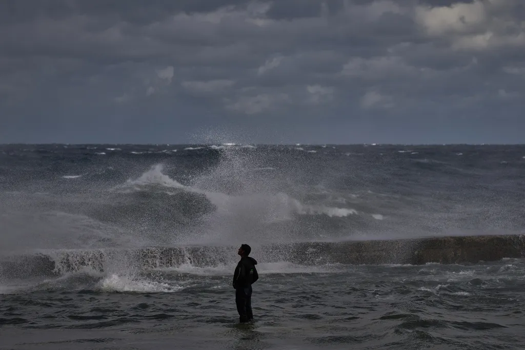 Nhiệt độ tại Cuba lần đầu chạm ngưỡng đ&oacute;ng băng- Ảnh 1.