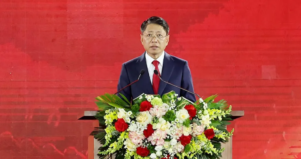 Ninh Bình: Chương trình nghệ thuật "Đón ánh bình minh" chào mừng 96 năm thành lập Đảng- Ảnh 1. Ninh Bình: Chương trình nghệ thuật "Đón ánh bình minh" chào mừng 96 năm thành lập Đảng- Ảnh 1.