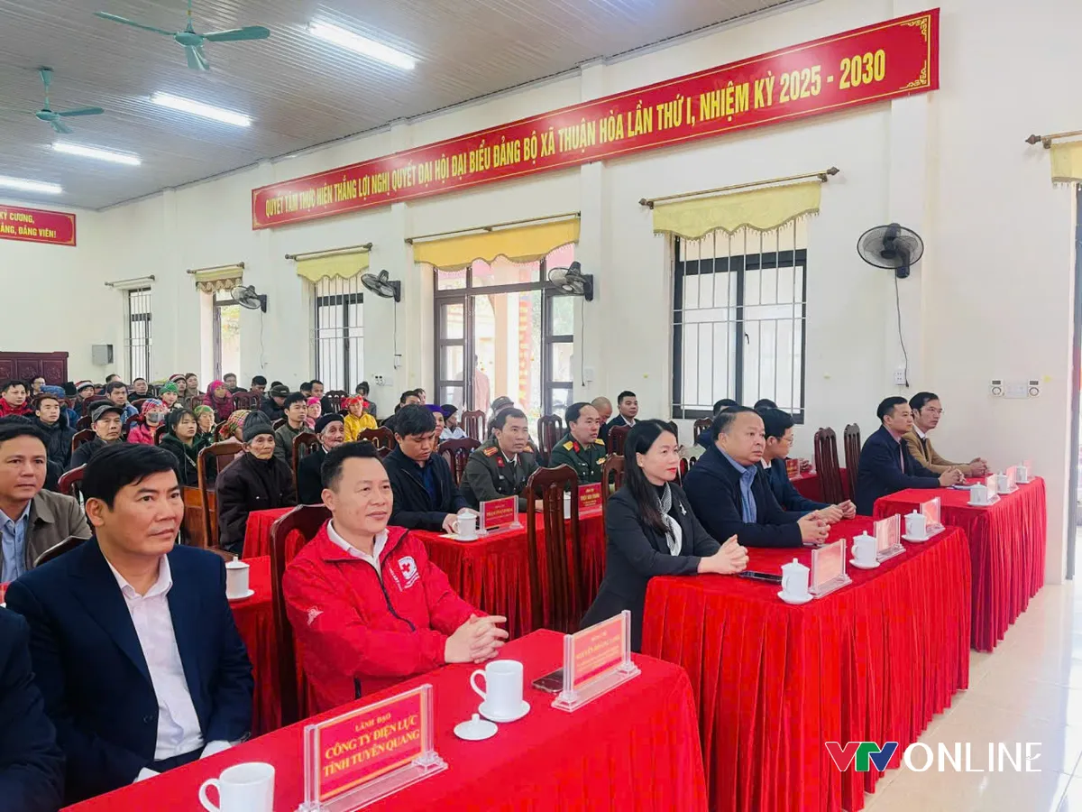 Tuy&ecirc;n Quang: L&atilde;nh đạo tỉnh thăm, tặng qu&agrave; Tết tại x&atilde; v&ugrave;ng đặc biệt kh&oacute; khăn Thuận H&ograve;a - Ảnh 2.