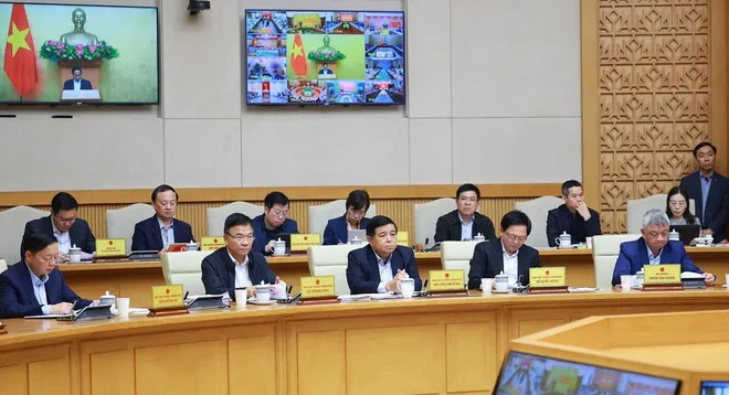 Thủ tướng: Ban h&agrave;nh ngay Nghị quyết giải quyết ph&aacute;t sinh trong triển khai Nghị định 46  - Ảnh 2.