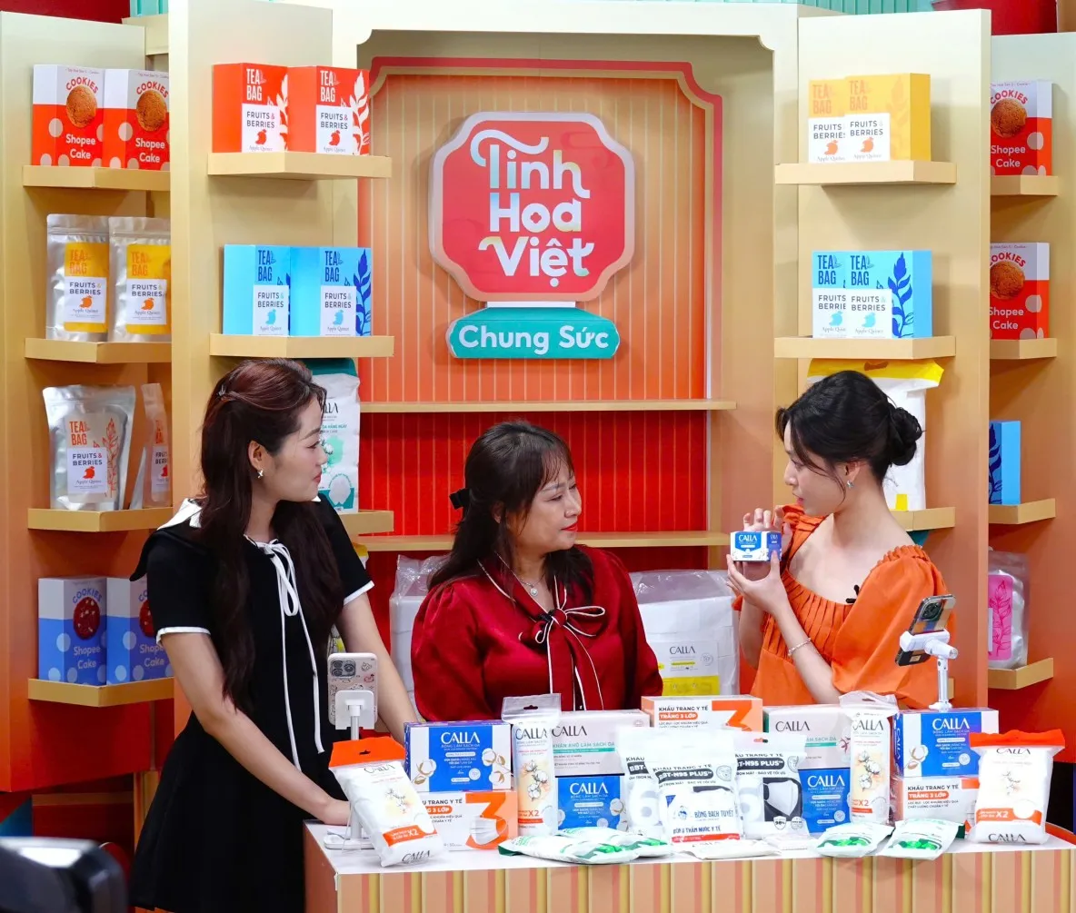 Shopee bắt tay nh&agrave; b&aacute;n h&agrave;ng n&acirc;ng chuẩn thương mại điện tử- Ảnh 3.