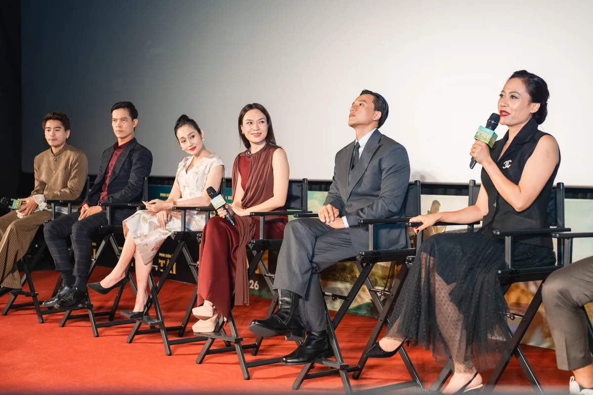 L&yacute; do Mỹ T&acirc;m tr&aacute;nh đường đua phim Tết - Ảnh 1.