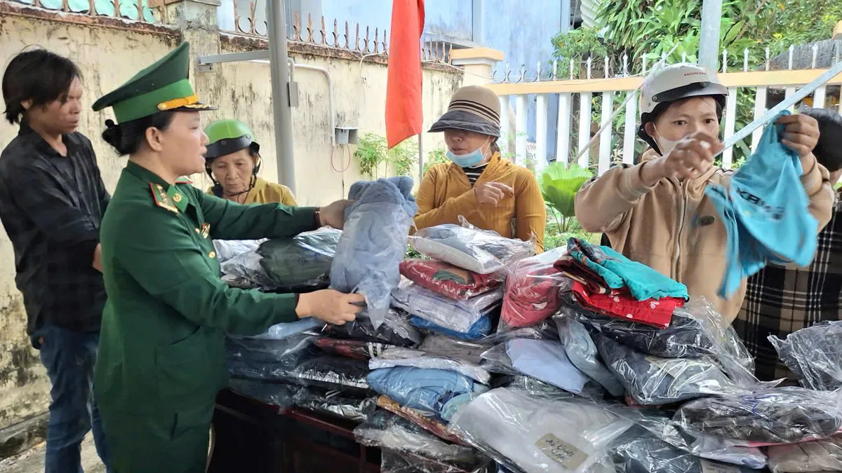 Xu&acirc;n nghĩa t&igrave;nh tr&ecirc;n v&ugrave;ng bi&ecirc;n giới biển Kh&aacute;nh H&ograve;a - Ảnh 3.