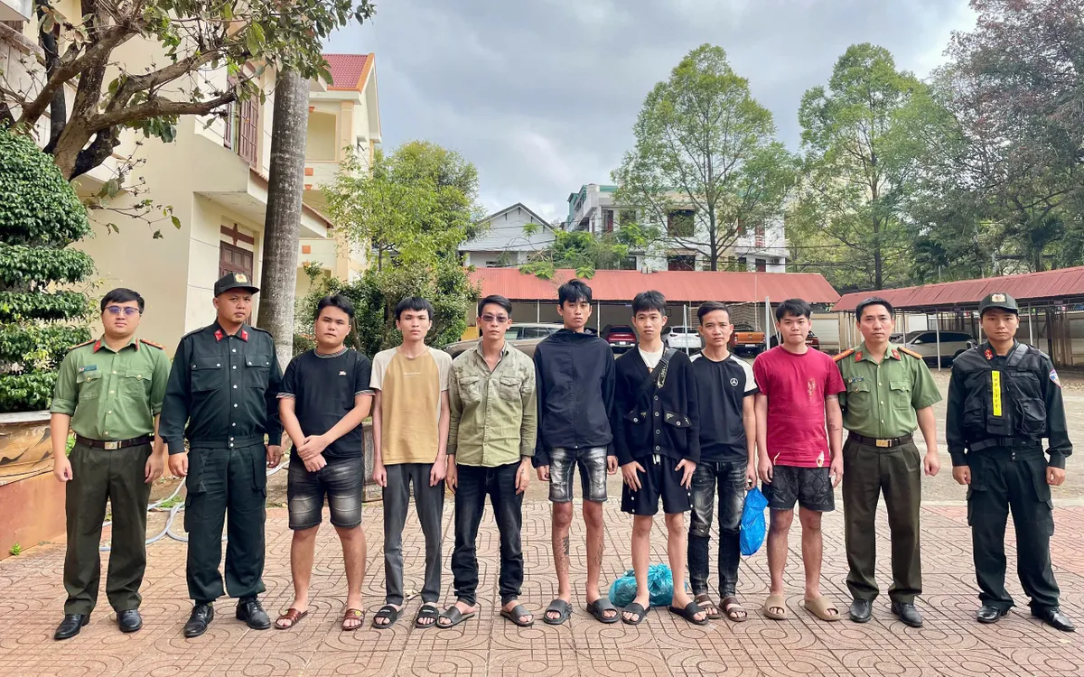 Các công dân tỉnh Đắk Lắk bị Campuchia trả về được lực lượng chức năng đưa về Công an tỉnh vào cuối tháng 1/2026.