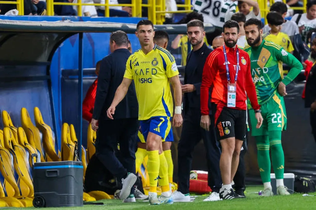 FIFA cho ph&eacute;p Al Nassr đơn phương chấm dứt hợp đồng với Ronaldo nếu tiếp tục từ chối thi đấu- Ảnh 1.