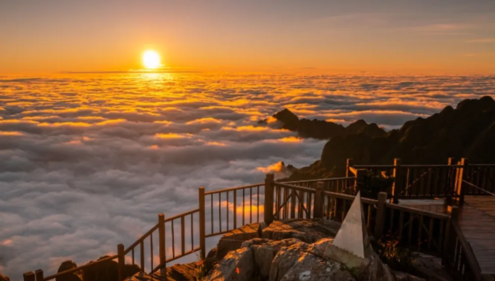 Giới trẻ rủ nhau l&ecirc;n n&uacute;i m&ugrave;a lạnh: Săn m&acirc;y, ngắm sao giữa thi&ecirc;n nhi&ecirc;n h&ugrave;ng vĩ- Ảnh 1.