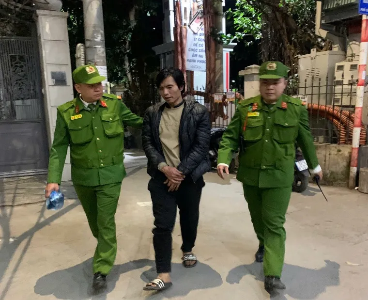 Bắt giữ đối tượng trộm cắp t&agrave;i sản tại H&agrave; Nội  - Ảnh 1.