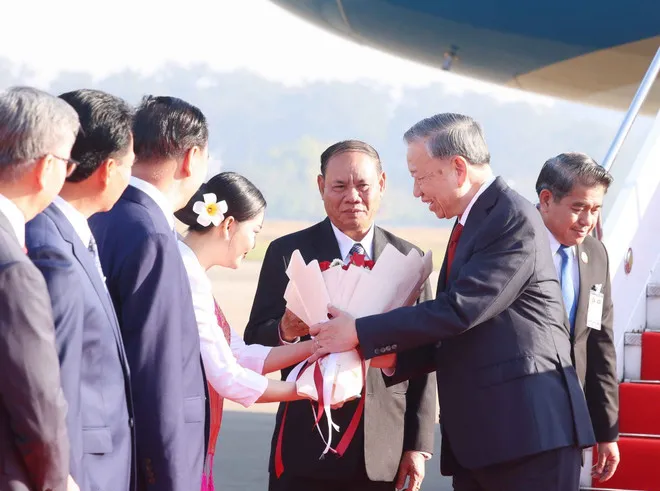 Tổng B&iacute; thư T&ocirc; L&acirc;m đến thủ đ&ocirc; Vientiane, bắt đầu thăm cấp Nh&agrave; nước tới L&agrave;o - Ảnh 2.