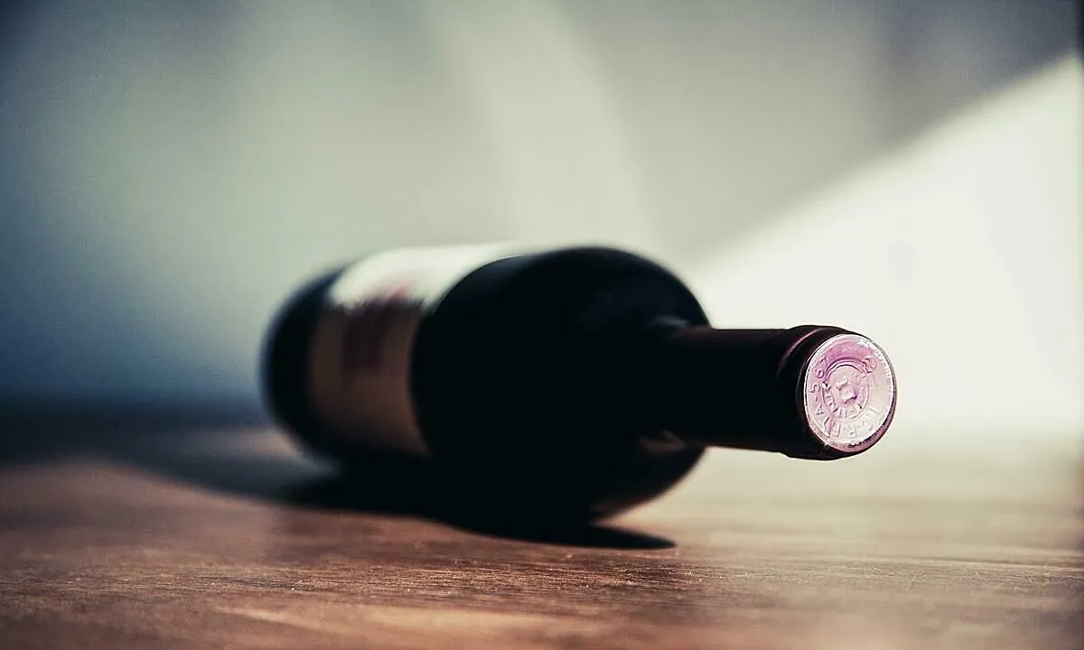 B&eacute; 5 th&aacute;ng tuổi tổn thương gan nặng sau khi bị cho nhấm rượu- Ảnh 1.