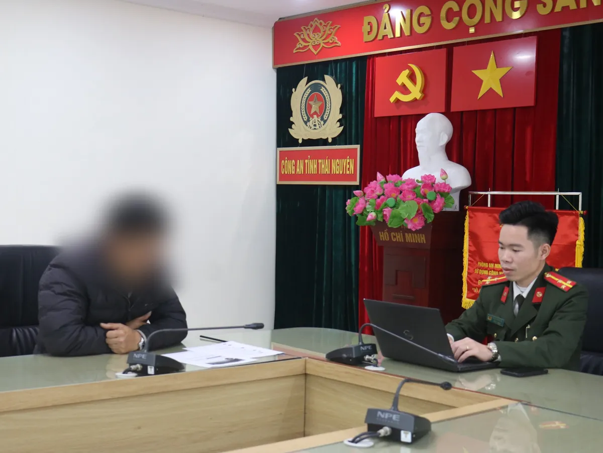 Xuy&ecirc;n tạc việc cảnh s&aacute;t giao th&ocirc;ng hy sinh ở Th&aacute;i Nguy&ecirc;n, 2 người bị xử l&yacute; - Ảnh 1.