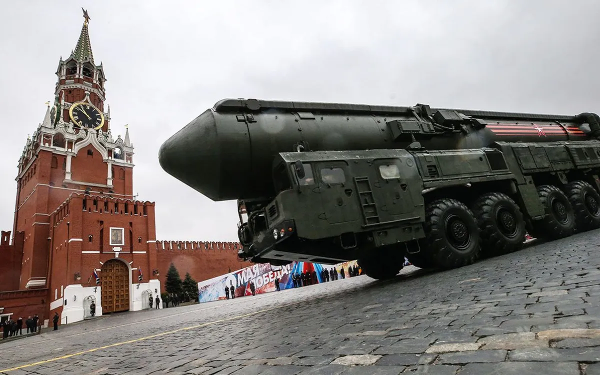 Hệ thống tên lửa đạn đạo liên lục địa di động RS-24 Yars trong một cuộc diễu hành trên Quảng trường Đỏ ở Moscow (Ảnh: TASS)