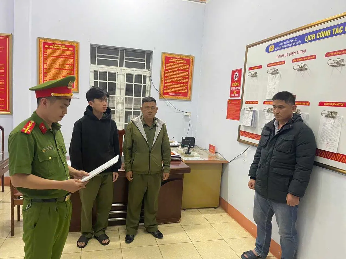 Bắt gi&aacute;m đốc c&ocirc;ng ty sản xuất hơn 200 tấn l&uacute;a giống ST24, ST25 giả- Ảnh 1.