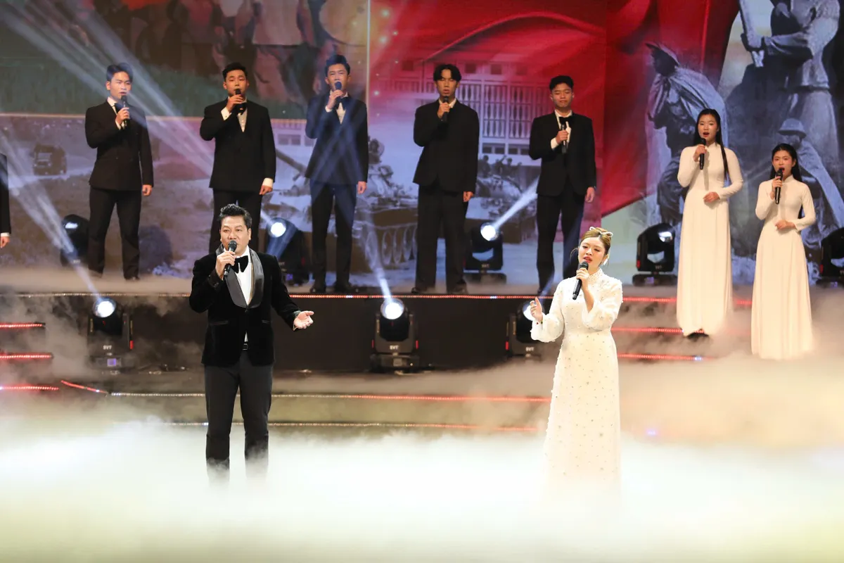 Ch&ugrave;m t&aacute;c phẩm về qu&ecirc; hương, đất nước ra mắt những ng&agrave;y đầu Xu&acirc;n - Ảnh 1.