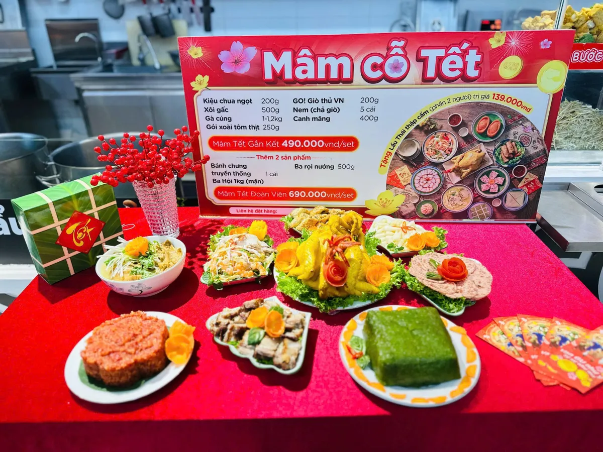 M&acirc;m cỗ Tết nấu sẵn nửa triệu đồng tại si&ecirc;u thị- Ảnh 1.