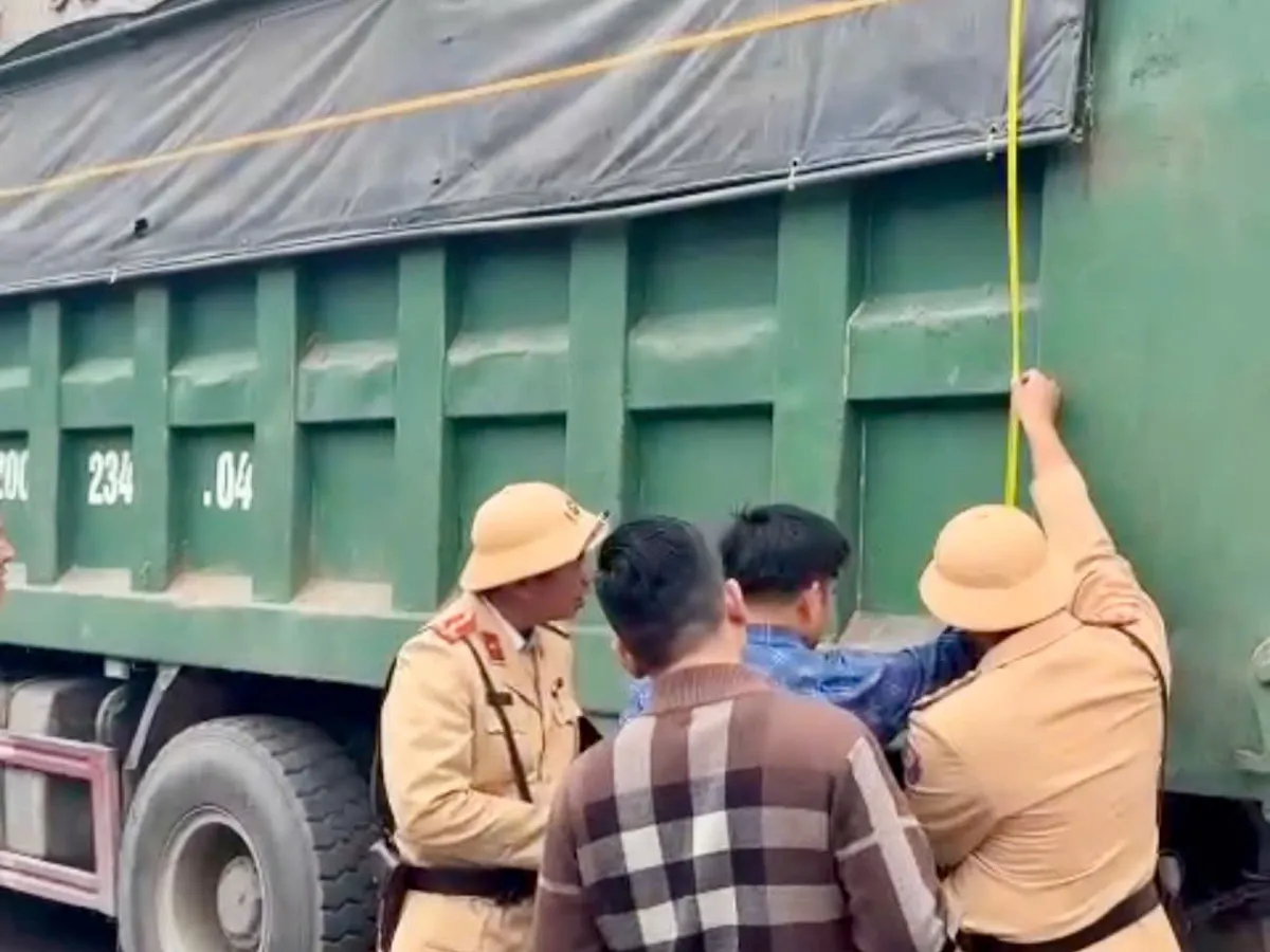 H&agrave; Nội: Quyết liệt xử l&yacute; xe tải cơi nới, chở qu&aacute; tải - Ảnh 1.
