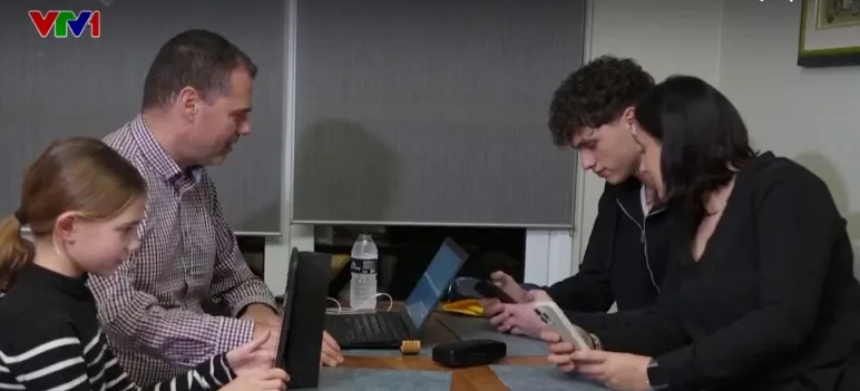 Hy Lạp chuẩn bị cấm trẻ em d&ugrave;ng mạng x&atilde; hội- Ảnh 1.